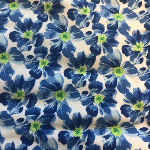 Flower pattern Abercrombie shorts - Picture 2 of 4